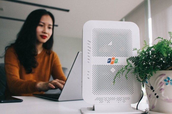 Điều chỉnh khoảng cách giữa Modem/Router và PC để tăng cường tín hiệu mạng