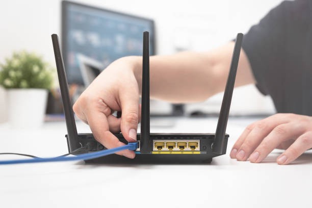 Chuyển từ Wi-Fi sang kết nối dây (Ethernet) để có tốc độ mạng ổn định hơn