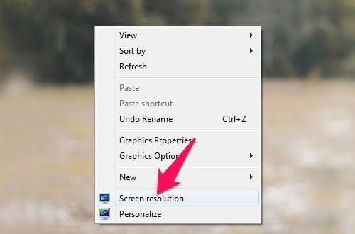 Chọn "Screen resolution" từ menu ngữ cảnh trên màn hình desktop