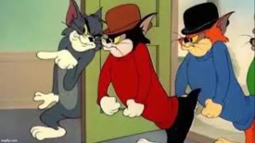 Mèo Tom mở cửa để đón các bạn bè, đàn anh vào "xử lý" Jerry