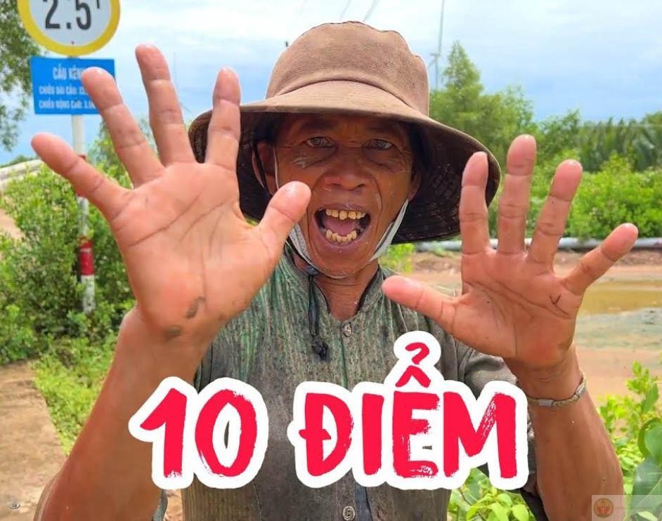 Không ai lố như vậy mà vẫn 10 điểm