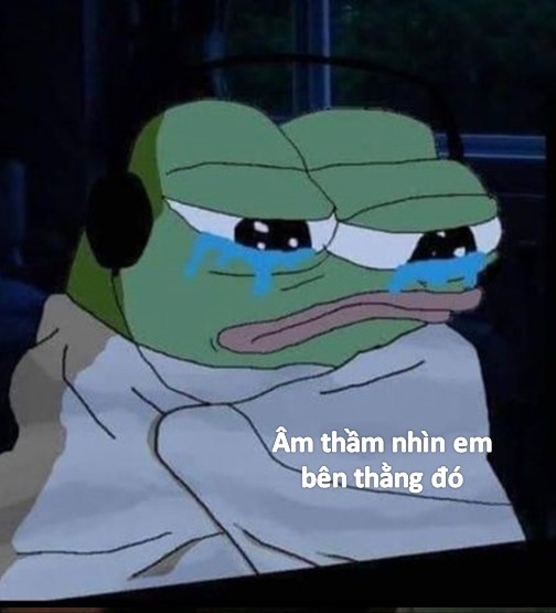 Một người phụ nữ khóc với biểu cảm bất lực, thể hiện sự tuyệt vọng trong công việc