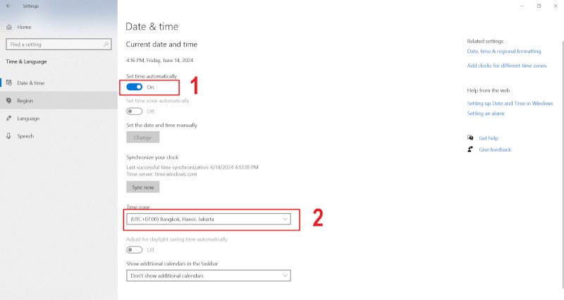 Cửa sổ Date & Time Settings với tùy chọn Set time automatically bật và múi giờ được chọn là UTC+7