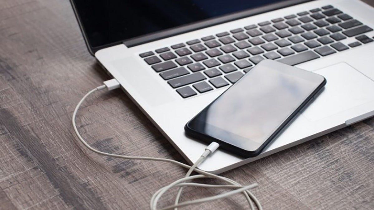Chuyển hình ảnh từ iPhone sang máy tính bằng Windows Photos bước 1