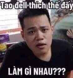 Người đàn ông đang cau có, tức giận, phù hợp với meme chửi