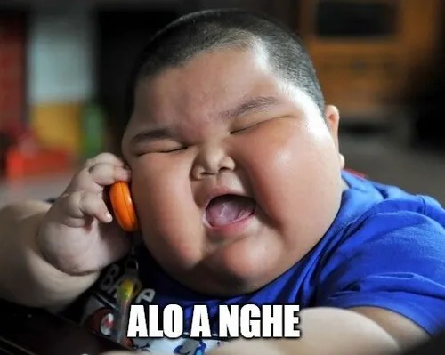 Meme alo nghe máy mà giật mình luôn