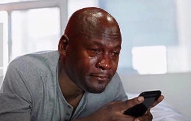 Hình vui anh da đen lẻ lưỡi trêu chọc