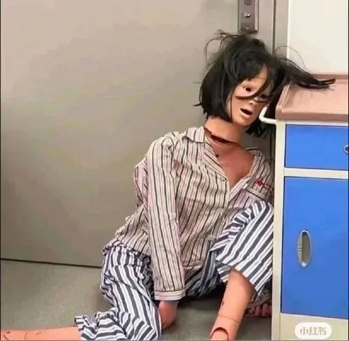 Meme Mỹ Linh gục ngã tái hiện chân thật từng pha rệu rã quen thuộc hằng ngày