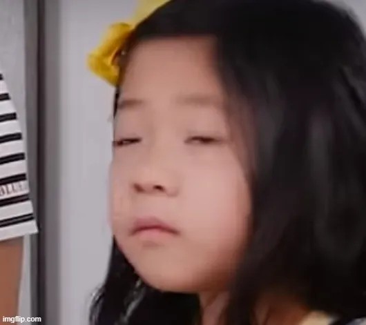 Ảnh buồn ngủ ngáp dài khi làm bài tập