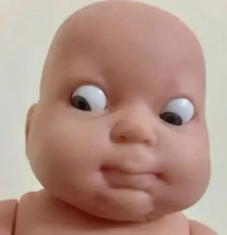 Ánh mắt phán xét gói trọn thái độ cực thâm thúy