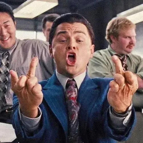 Hình vui bố cục ngón bật trên nền mờ sâu