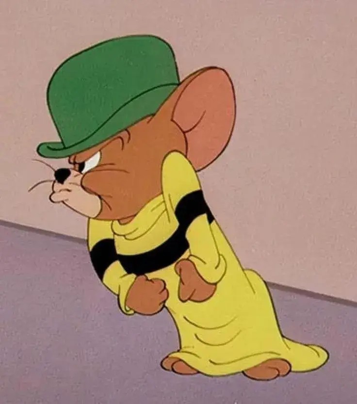 Jerry cười giòn tan khi Tom vấp ngã đau điếng.