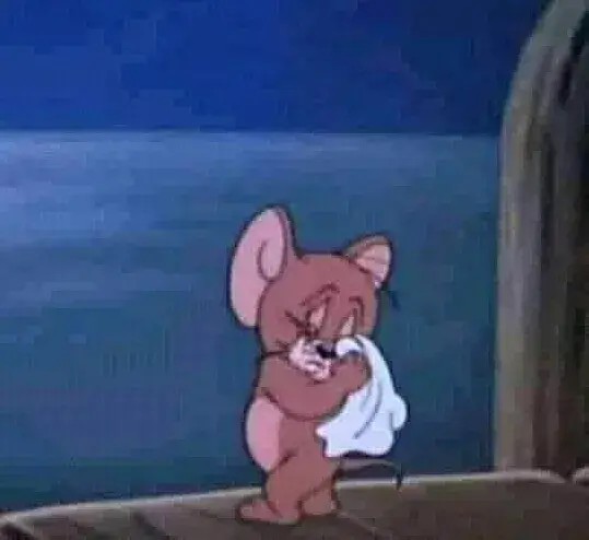 Chuột Jerry khóc tủi thân, dáng vẻ nhỏ bé đáng thương.