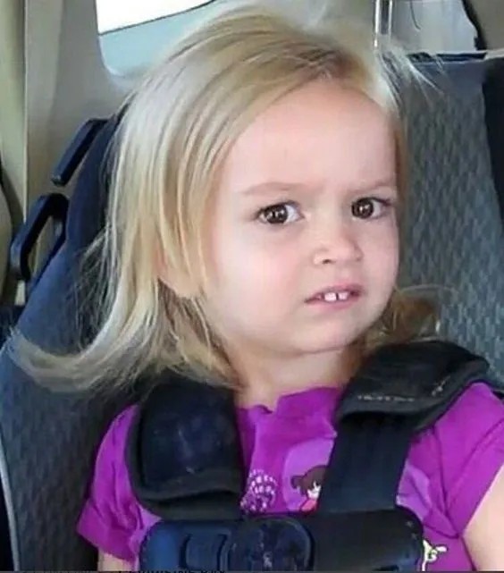 Bé gái meme cực nổi tiếng vì vẻ mặt kỳ thị