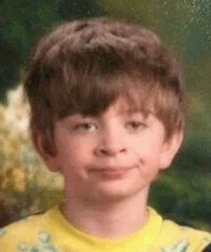 Chiếc ảnh meme của cậu bé với vẻ mặt chán chường