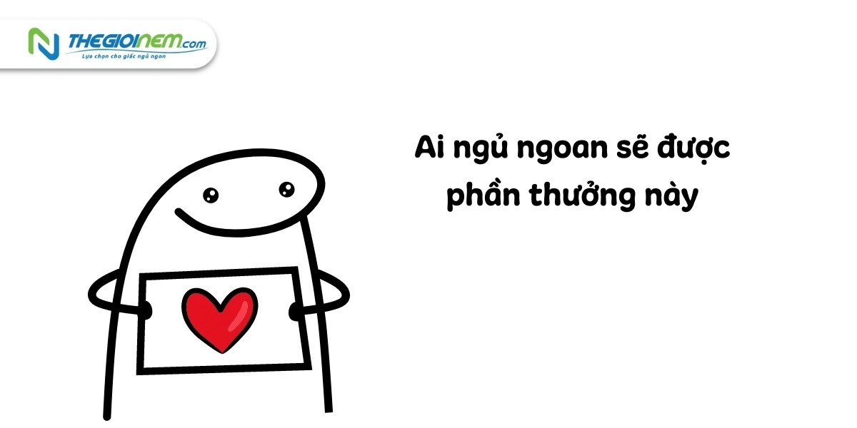 Một nhân vật hoạt hình đang ôm chặt một chú gấu bông, thể hiện sự an tâm